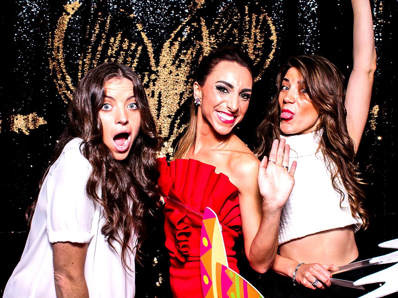 From after-work gatherings to spectacular galas: Innovative photo booth experiences for every holiday event style cover