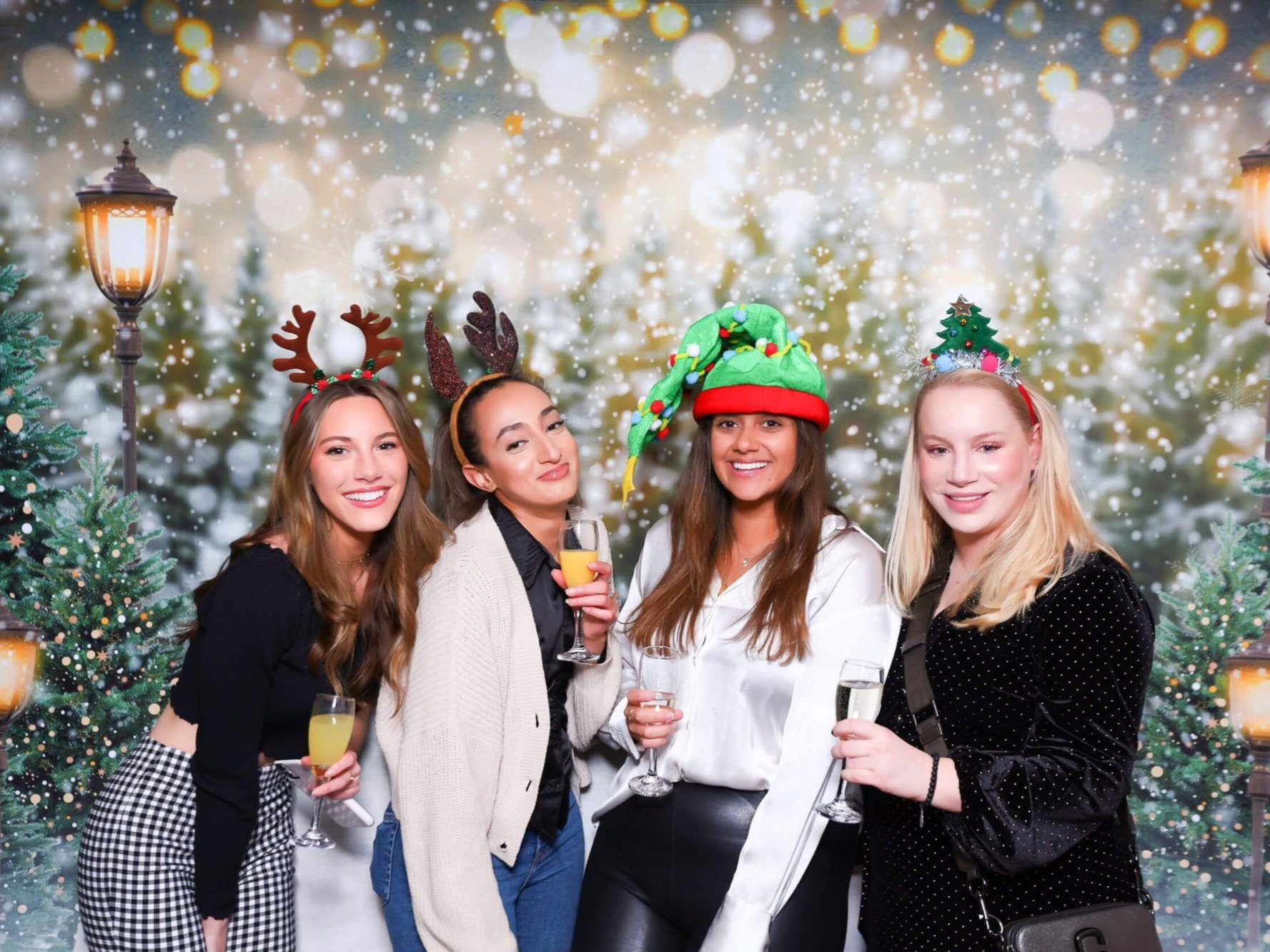 Transforming company culture: The role of creative photo booth rentals in festive corporate celebrations cover